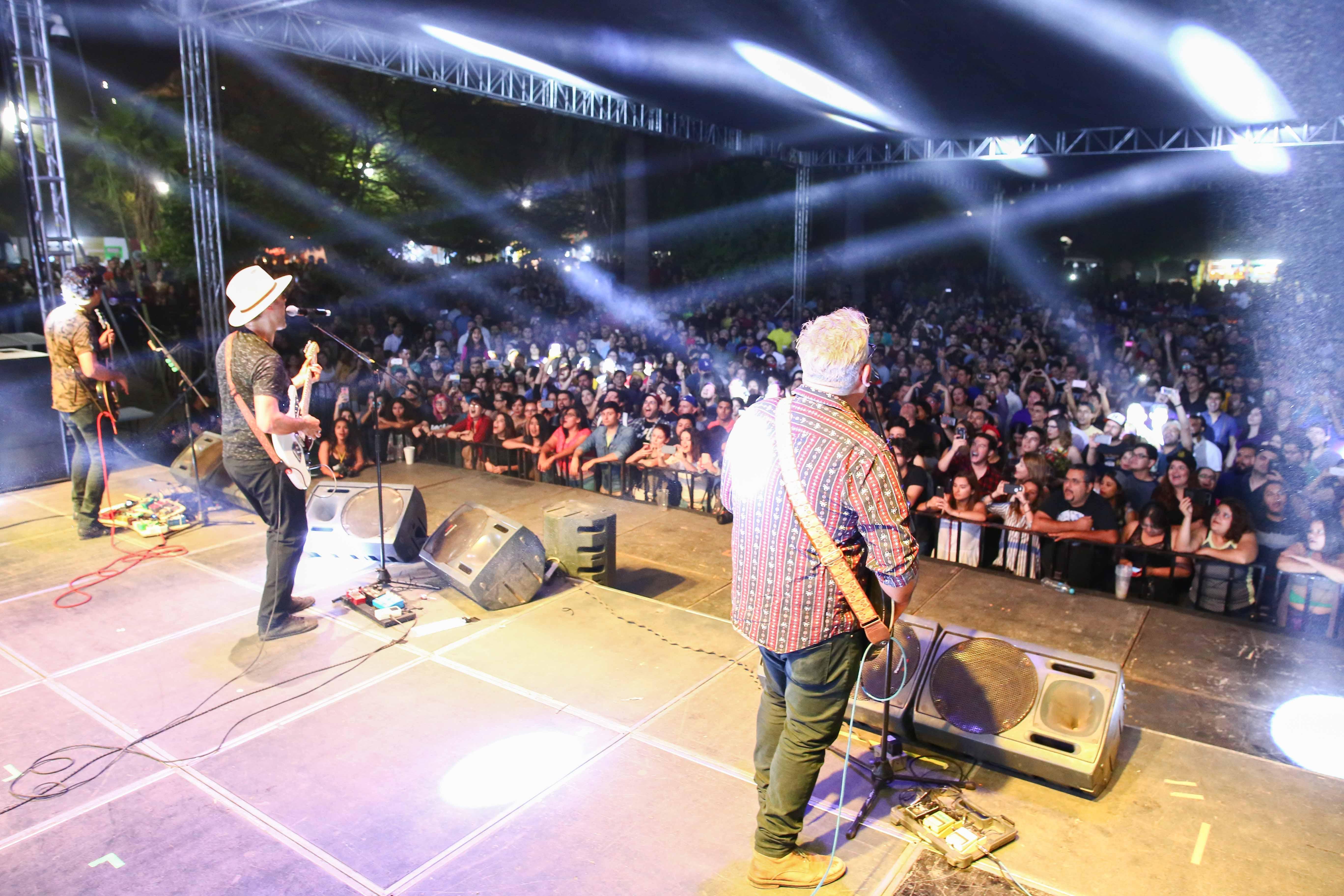 Miles de jóvenes se reúnen en los conciertos del Festival Internacional del Pitic 2017