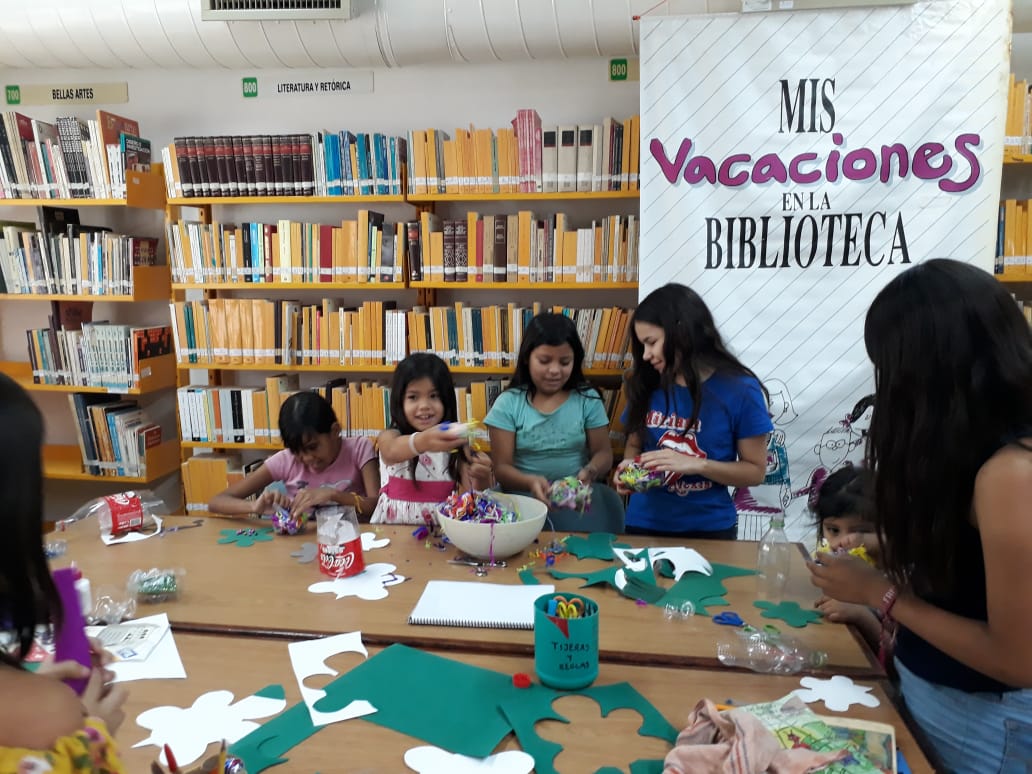 Viven niños y jóvenes su vacaciones en las bibliotecas